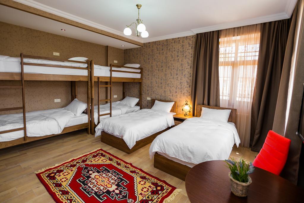Metekhi'S Galavani Hotel تبليسي الغرفة الصورة