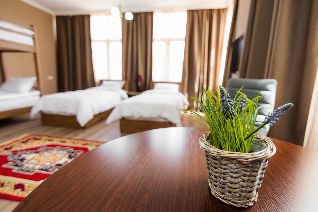 Metekhi'S Galavani Hotel تبليسي المظهر الخارجي الصورة