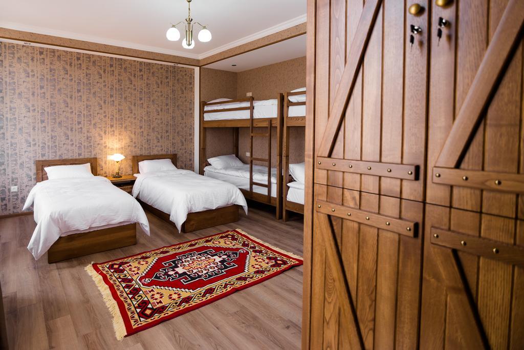 Metekhi'S Galavani Hotel تبليسي الغرفة الصورة